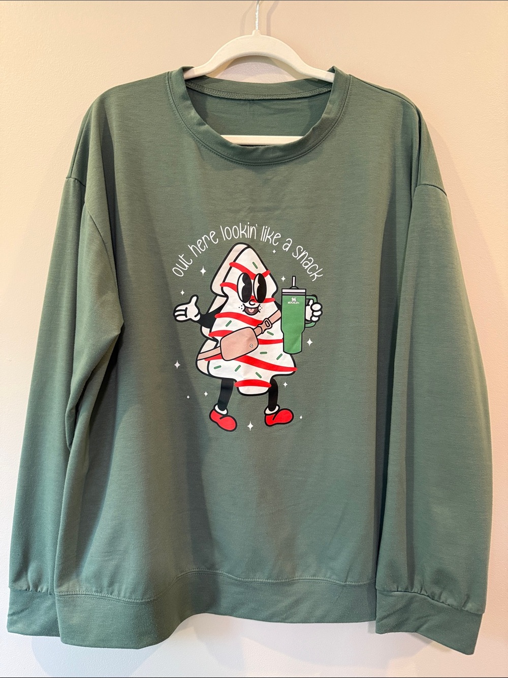 Green Graphic Pullover Sweatshirt - Out Here Lookin' Like A Snack